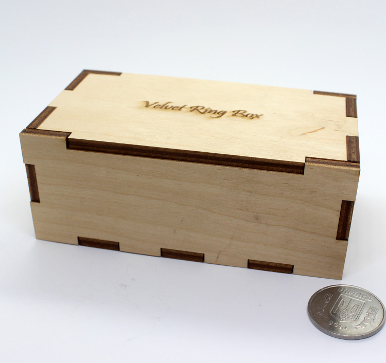 Деревянные коробки футляры с лазерной гравировкой оптом от 10 шт. Артикул: PLYBOX01