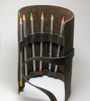 Кожаный органайзер для карандашей или кистей