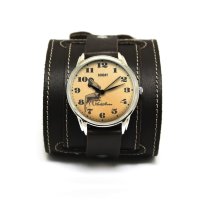 Наручные часы Gooday на браслете с двумя пряжками